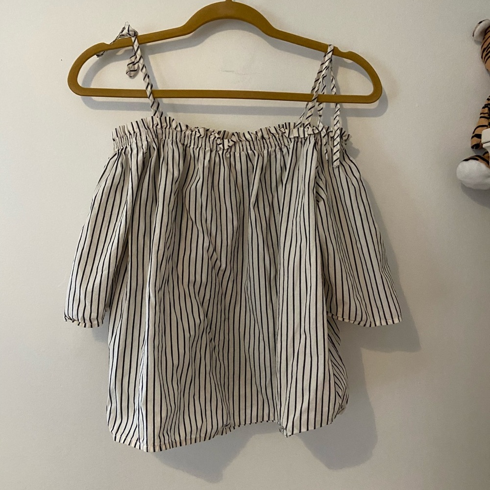 Off-the-shoulder Blouse